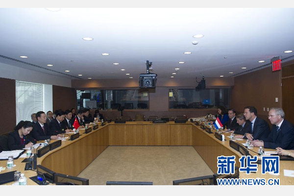 9月23日，出席聯(lián)合國氣候峰會(huì)的國家主席習(xí)近平特使、國務(wù)院副總理張高麗在紐約聯(lián)合國總部會(huì)見荷蘭首相呂特。 新華社記者 王曄 攝 