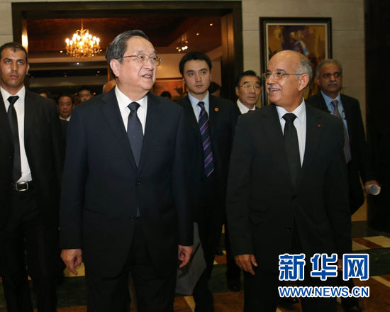 11月3日，全國政協(xié)主席俞正聲在拉巴特與摩洛哥參議長比亞迪拉進(jìn)行會(huì)談。 新華社記者 劉衛(wèi)兵 攝