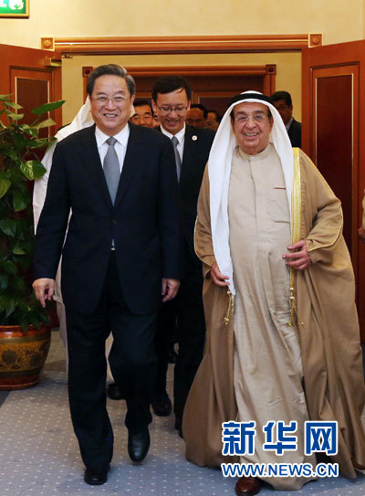 11月6日，正在巴林進行正式友好訪問的全國政協(xié)主席俞正聲在麥納麥會見巴林副首相穆罕默德。 新華社記者劉衛(wèi)兵攝