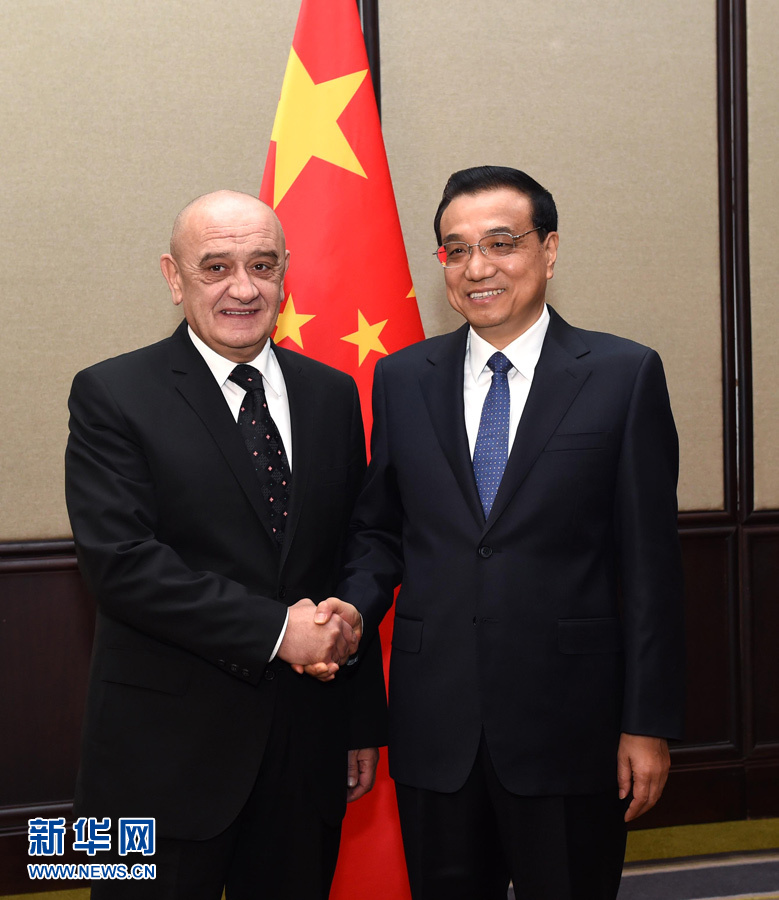 12月16日，中國(guó)國(guó)務(wù)院總理李克強(qiáng)在貝爾格萊德會(huì)見波黑部長(zhǎng)會(huì)議主席貝萬達(dá)。 新華社記者 饒愛民 攝 