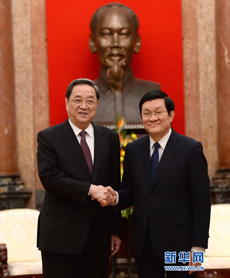 12月25日至27日，中共中央政治局常委、全國政協(xié)主席俞正聲對越南進行正式訪問。這是12月26日，俞正聲在河內會見越南國家主席張晉創(chuàng)。 新華社記者馬占成攝