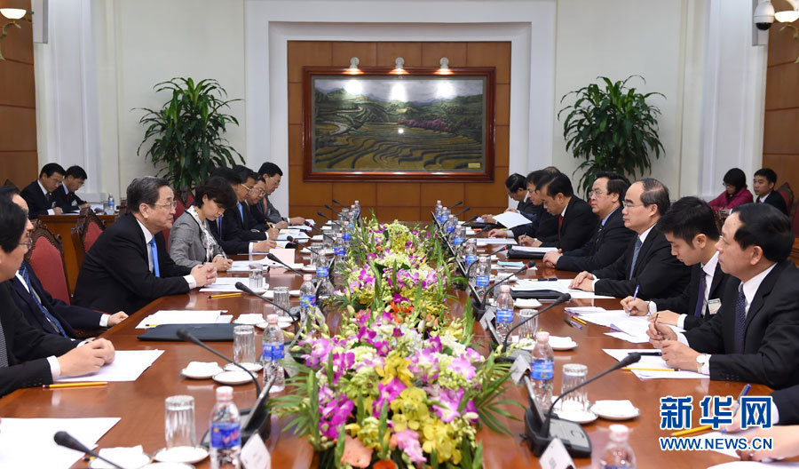 12月25日至27日，中共中央政治局常委、全國政協(xié)主席俞正聲對越南進行正式訪問。這是12月26日，俞正聲在河內與越南祖國陣線主席阮善仁舉行會談。 新華社記者馬占成攝
