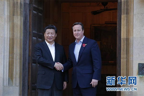 10月22日，國家主席習(xí)近平在契克斯首相鄉(xiāng)間別墅同英國首相卡梅倫再次會(huì)晤。新華社記者 鞠鵬 攝