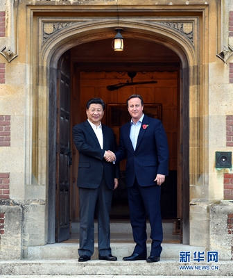 10月22日，國家主席習(xí)近平在契克斯首相鄉(xiāng)間別墅同英國首相卡梅倫再次會(huì)晤。 新華社記者 饒愛民 攝