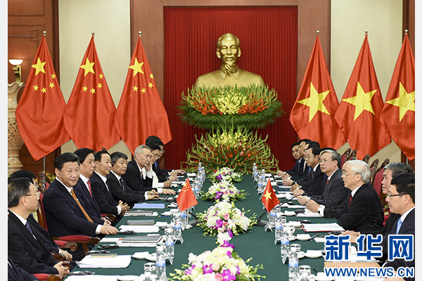 11月5日，中共中央總書記、國家主席習(xí)近平在河內(nèi)同越共中央總書記阮富仲舉行會(huì)談。 新華社記者李學(xué)仁攝