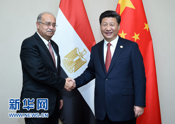12月4日，國家主席習(xí)近平在約翰內(nèi)斯堡會見埃及總理伊斯梅爾。新華社記者 張鐸 攝 