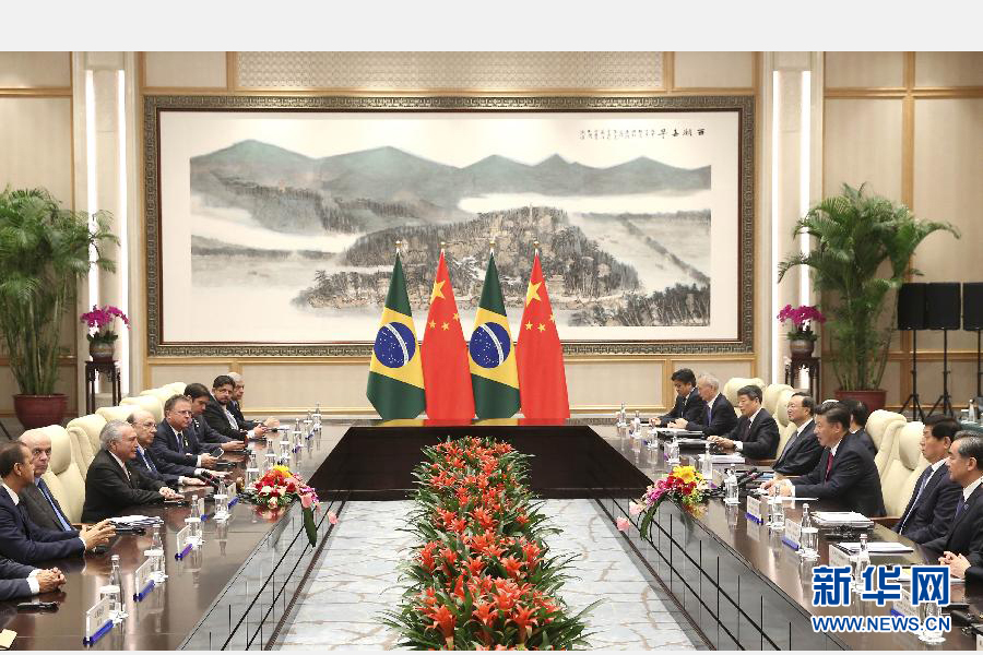 9月2日，國家主席習(xí)近平在杭州會(huì)見前來出席二十國集團(tuán)領(lǐng)導(dǎo)人杭州峰會(huì)的巴西總統(tǒng)特梅爾。 新華社記者龐興雷攝