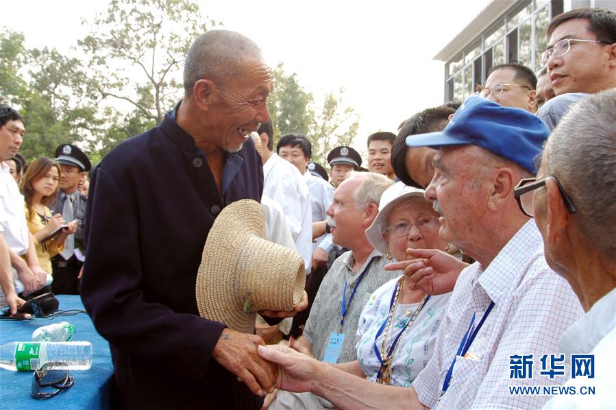 （國際· 圖文互動）（6）通訊：“和平是我們共同的追求”——美國“飛虎隊(duì)”父子的中國情緣