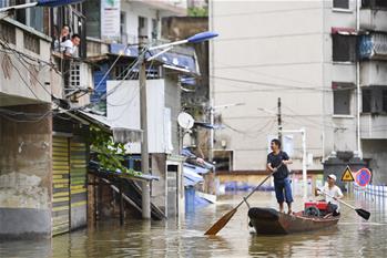 洪水來時(shí)，那暖心的民間救援